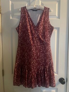Sleeveless V-Neck Summer Dress with Ruffle Hem